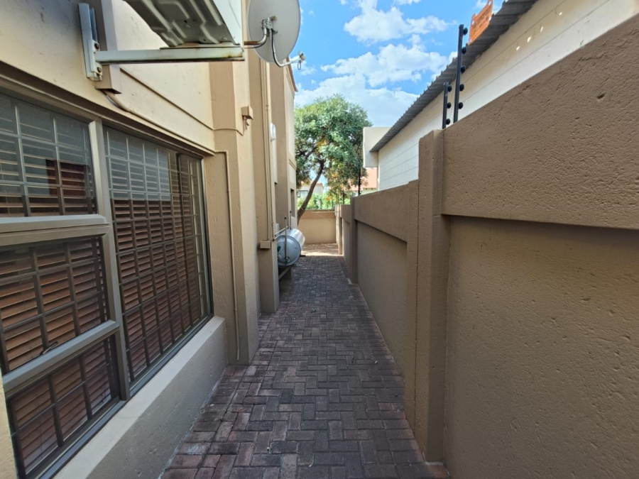4 Bedroom Property for Sale in Boschdal North West